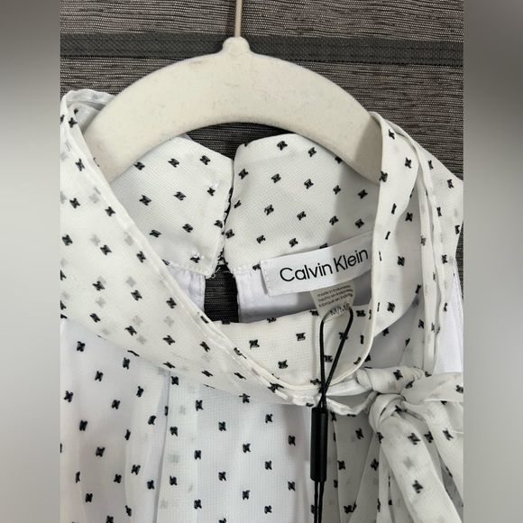 Calvin Klein sleeveless top - Picture 4 of 6